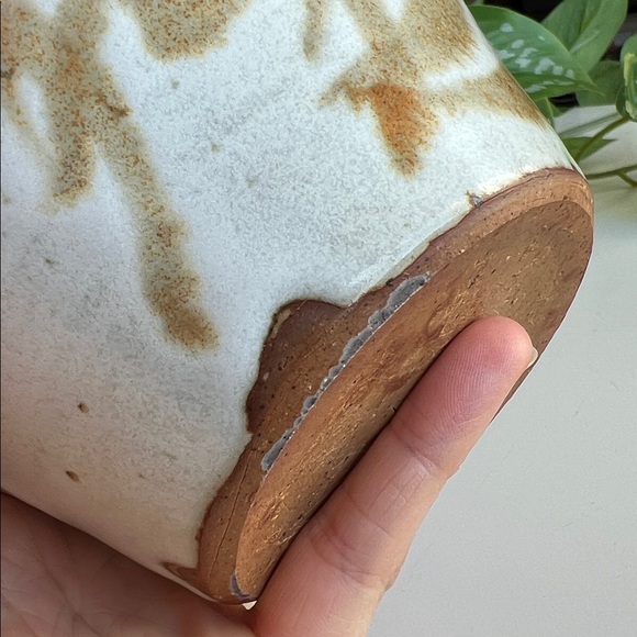 Handmade Neutral Pottery Vase Botanical Leaf Design Vintage - Picture 9 of 15
